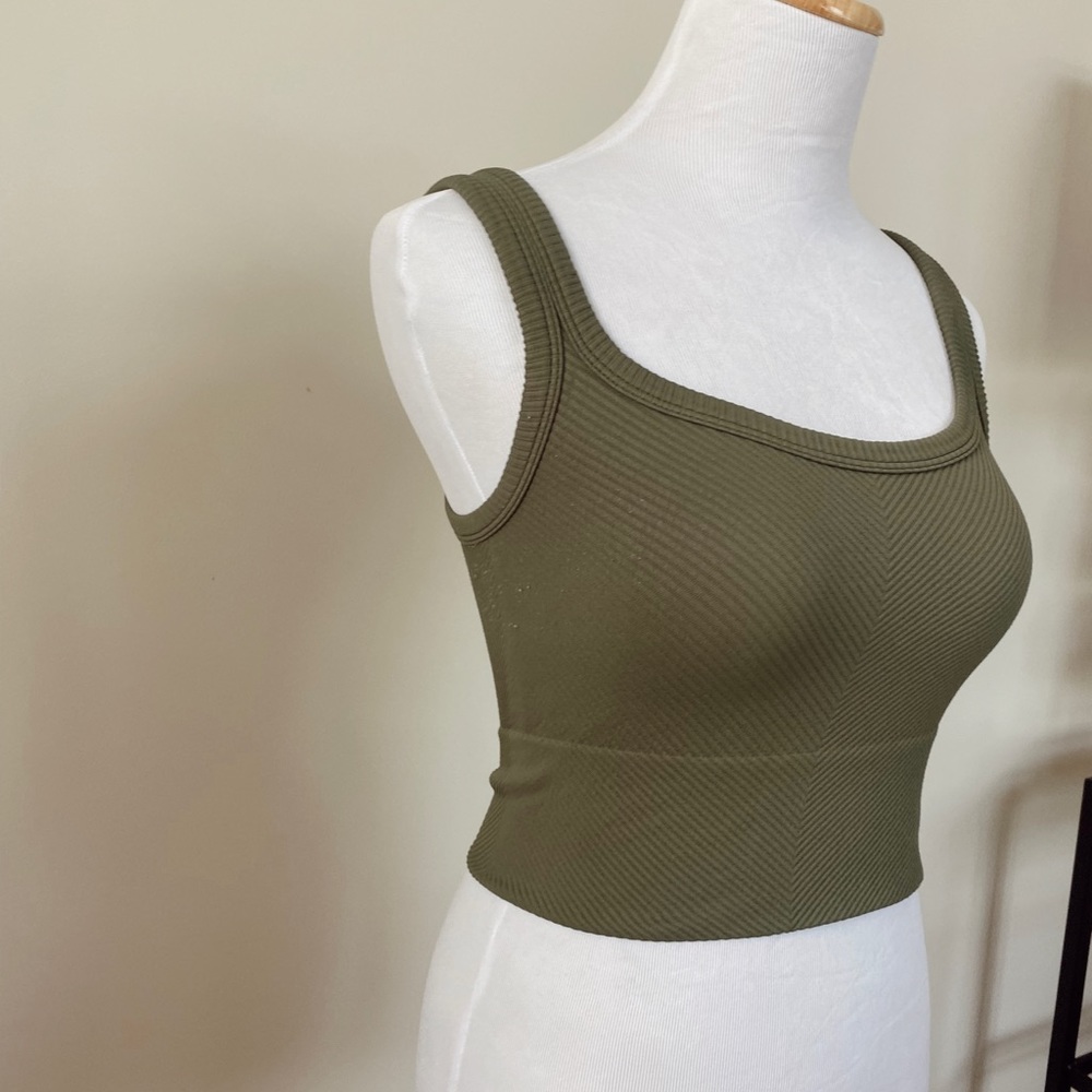 Green Nikibiki Top